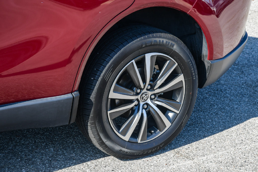 Thumbnail: 2021 Toyota Venza - 20