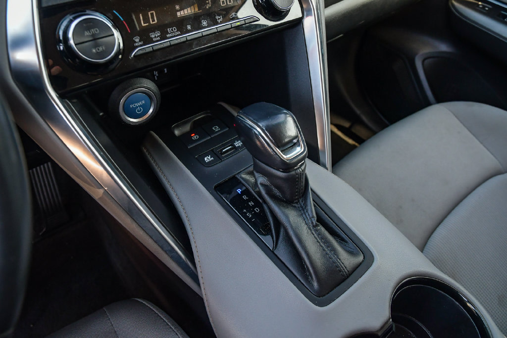 Thumbnail: 2021 Toyota Venza - 13