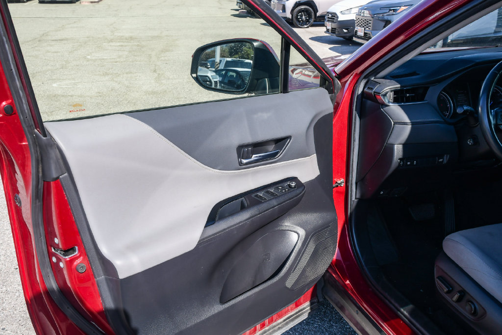 Thumbnail: 2021 Toyota Venza - 28