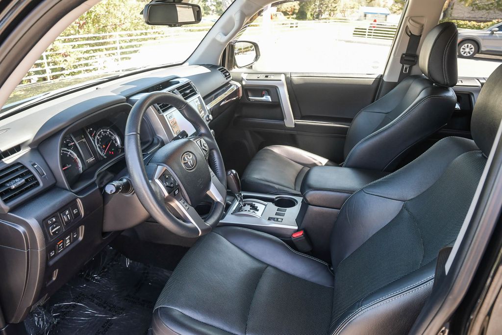 Thumbnail: 2022 Toyota 4Runner - 11