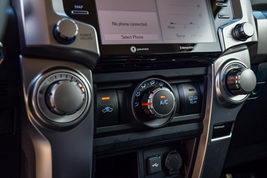 Thumbnail: 2023 Toyota 4Runner - 24