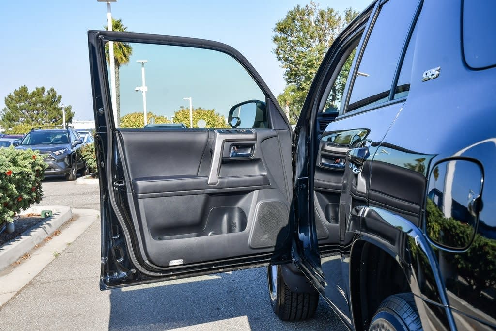 Thumbnail: 2023 Toyota 4Runner - 23