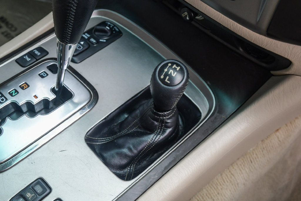 Thumbnail: 2006 Toyota Land Cruiser - 26