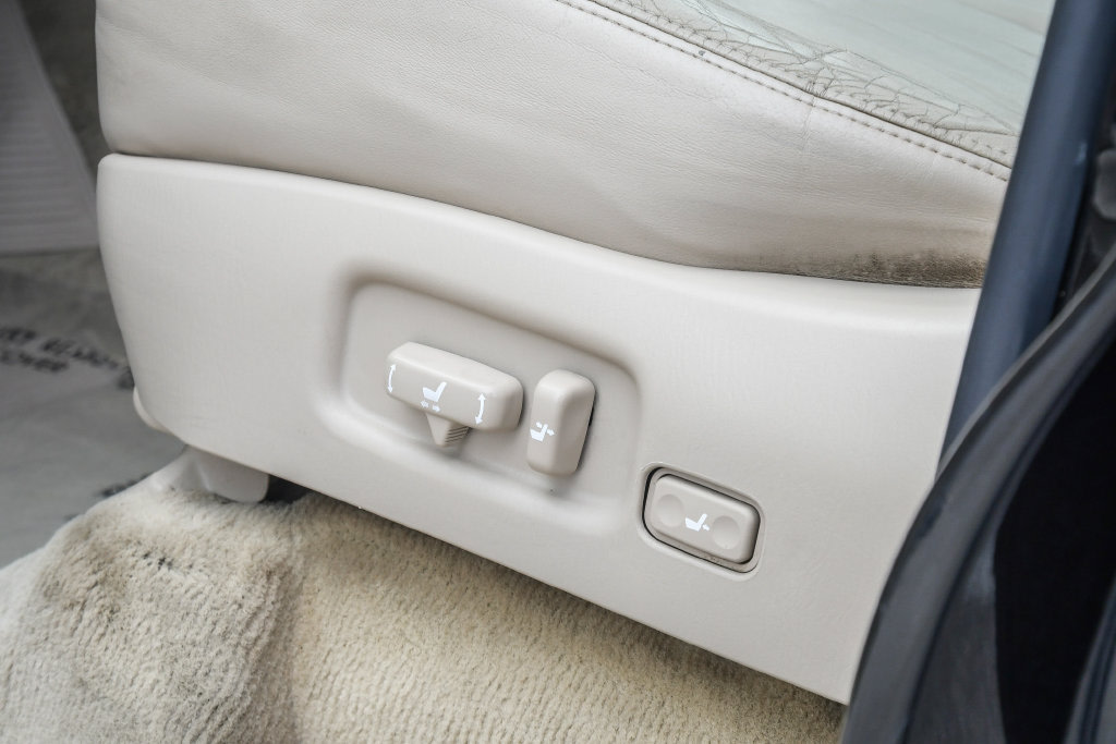 Thumbnail: 2006 Toyota Land Cruiser - 35