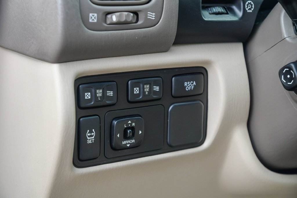 Thumbnail: 2006 Toyota Land Cruiser - 34