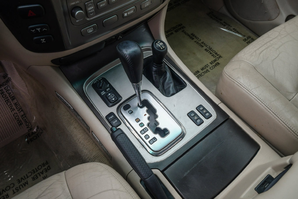 Thumbnail: 2006 Toyota Land Cruiser - 13
