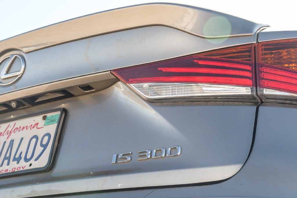Thumbnail: 2018 Lexus IS - 20