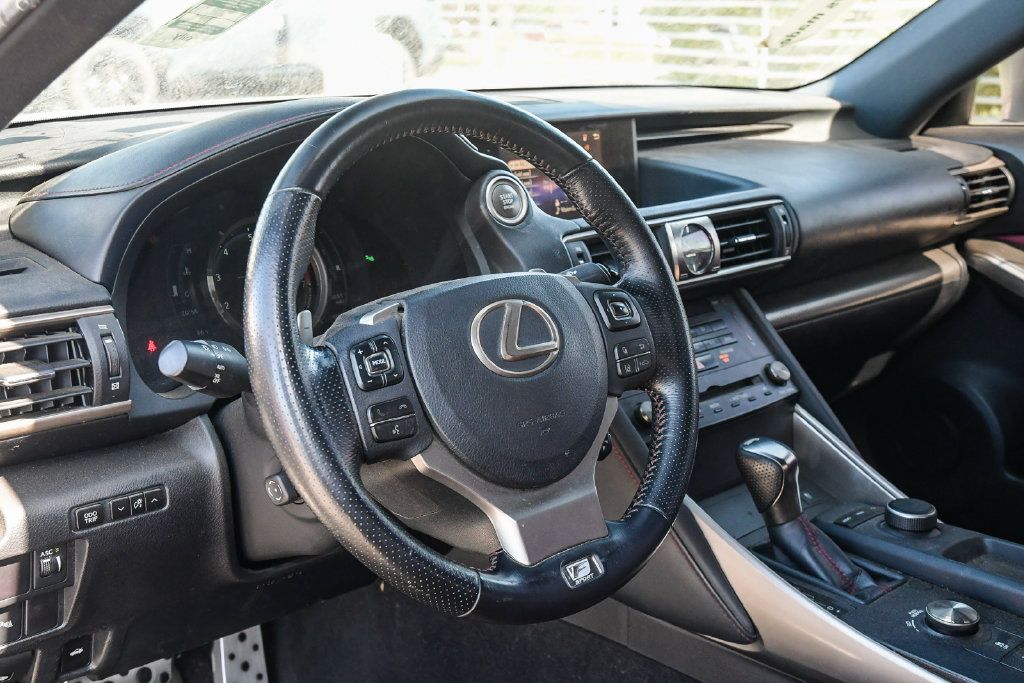 Thumbnail: 2018 Lexus IS - 11
