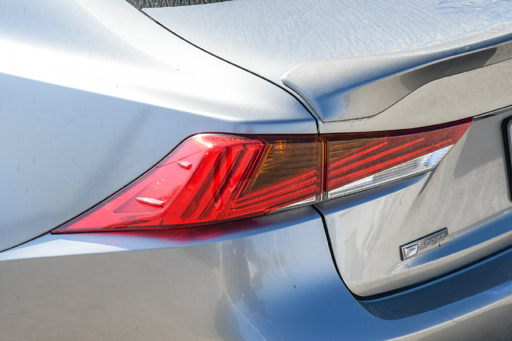 Thumbnail: 2018 Lexus IS - 18