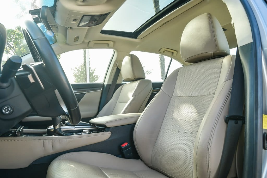 Thumbnail: 2016 Lexus GS - 22