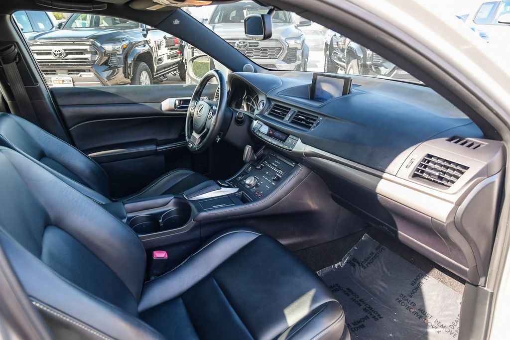 Thumbnail: 2014 Lexus CT - 13