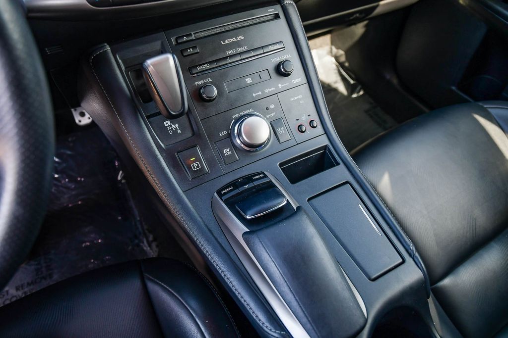 Thumbnail: 2014 Lexus CT - 15