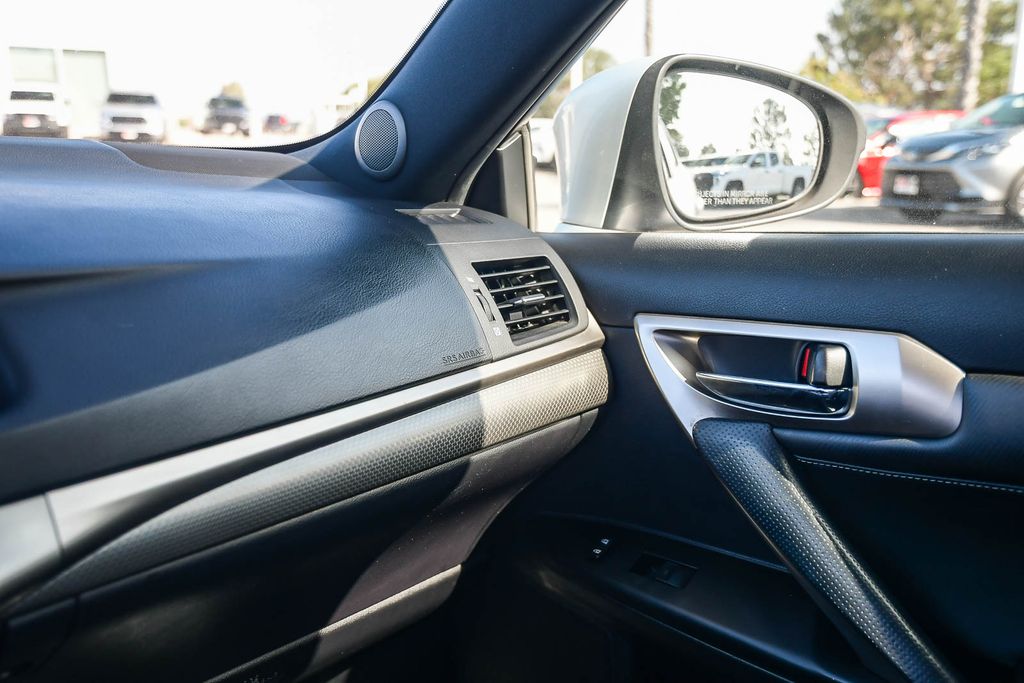 Thumbnail: 2014 Lexus CT - 25