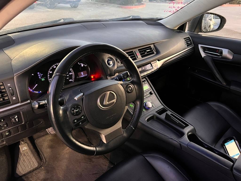 2014 Lexus CT 200h 2