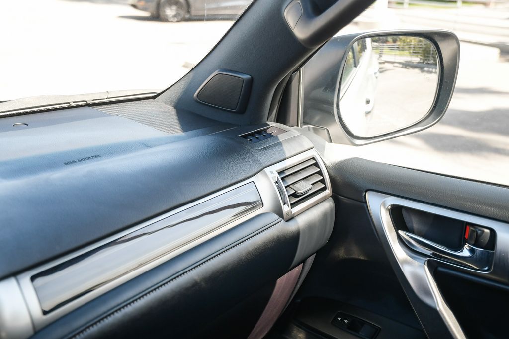 Thumbnail: 2023 Lexus GX - 24