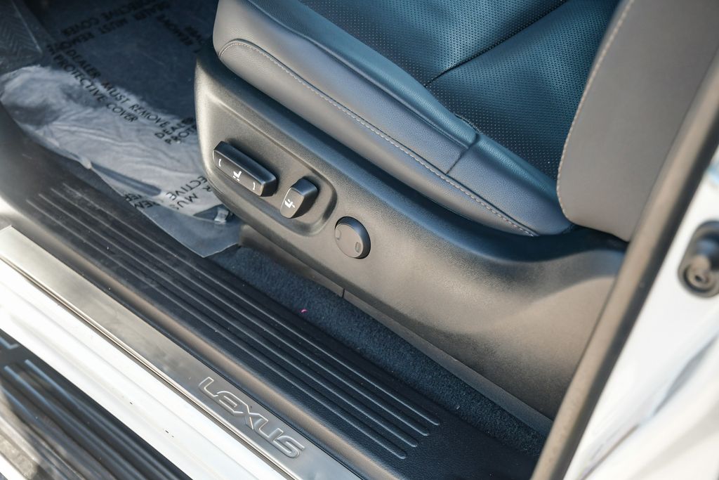 Thumbnail: 2023 Lexus GX - 6