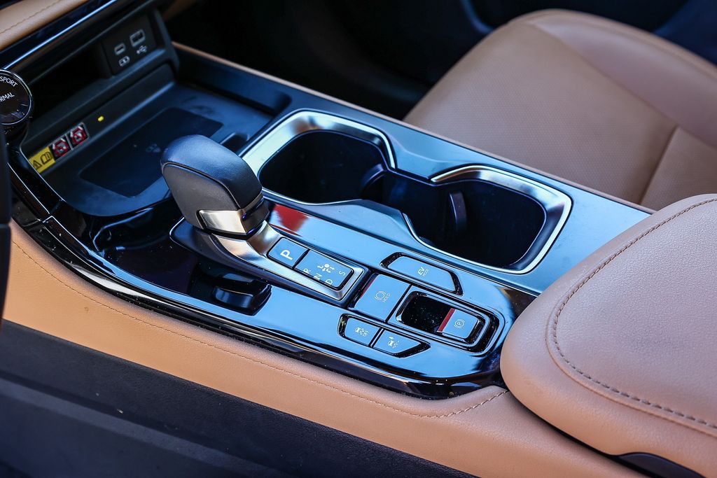 Thumbnail: 2024 Lexus ES - 14
