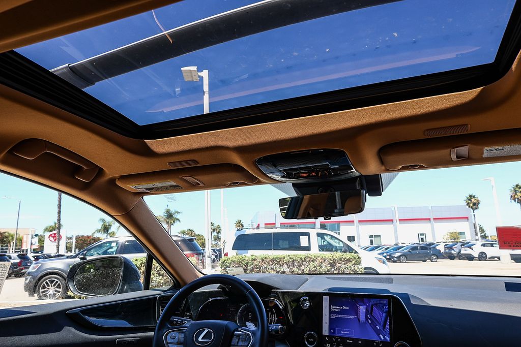 Thumbnail: 2024 Lexus ES - 23