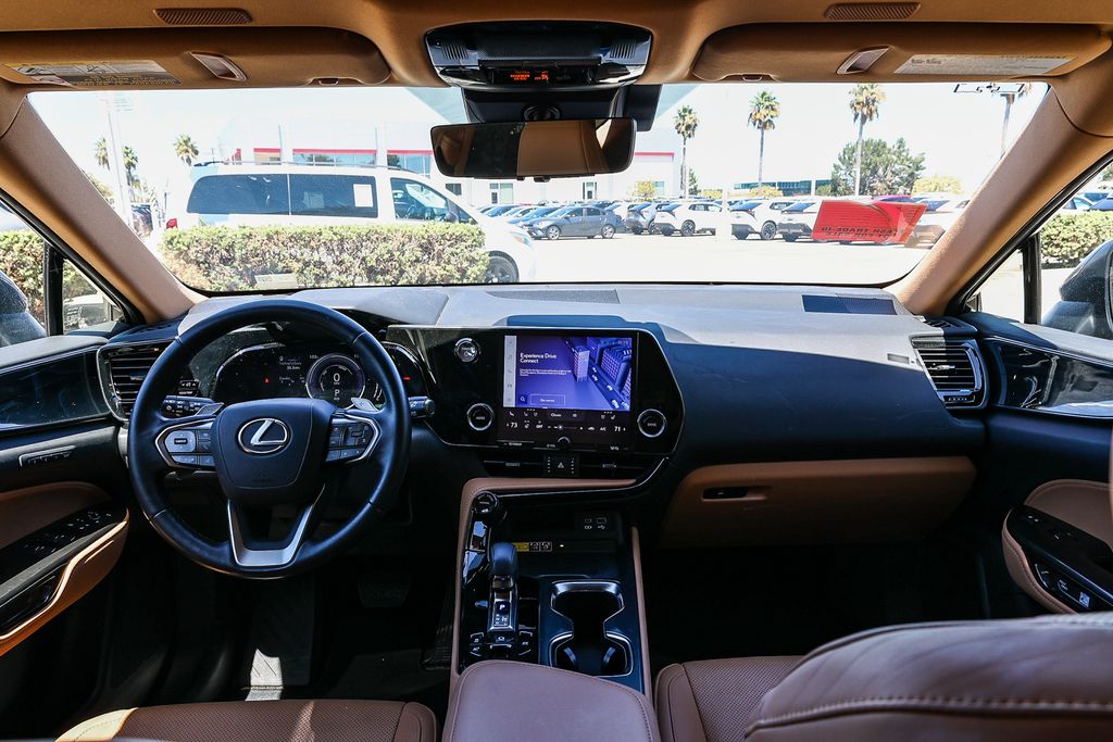 Thumbnail: 2024 Lexus ES - 2