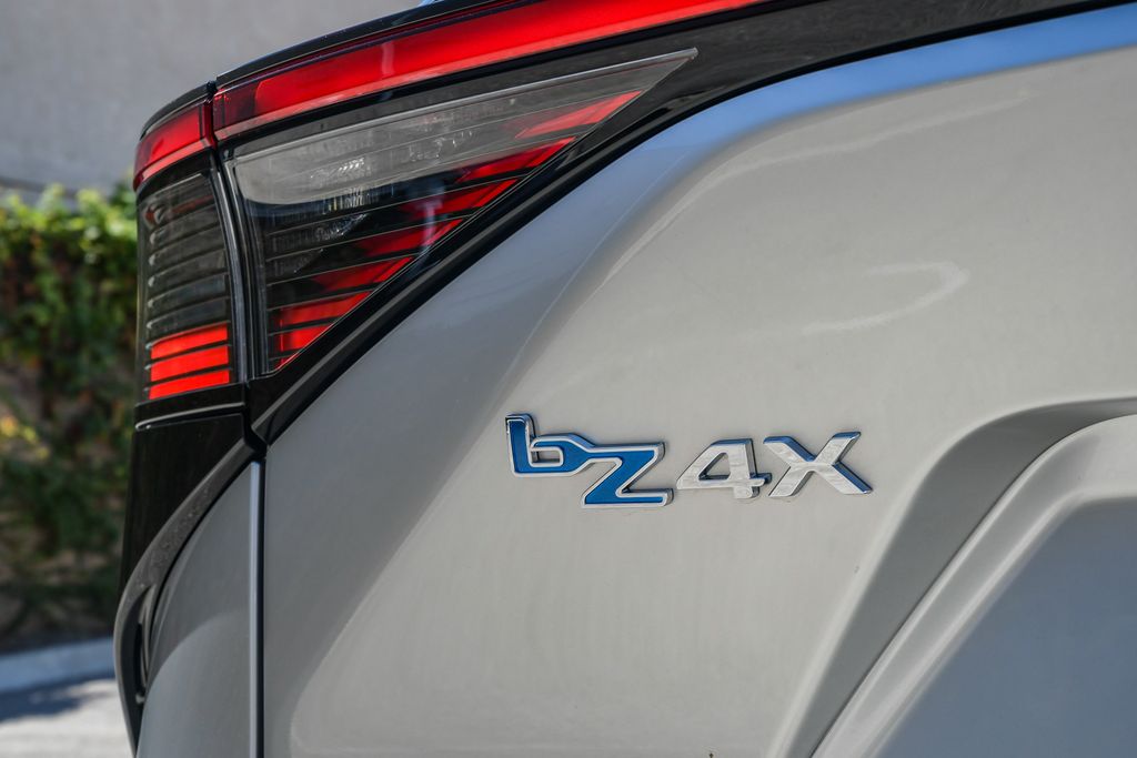 Thumbnail: 2025 Toyota bZ4X - 19