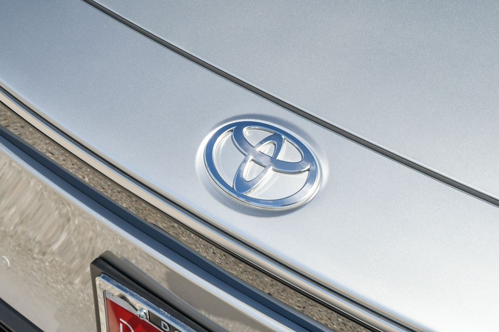 Thumbnail: 2025 Toyota bZ4X - 18