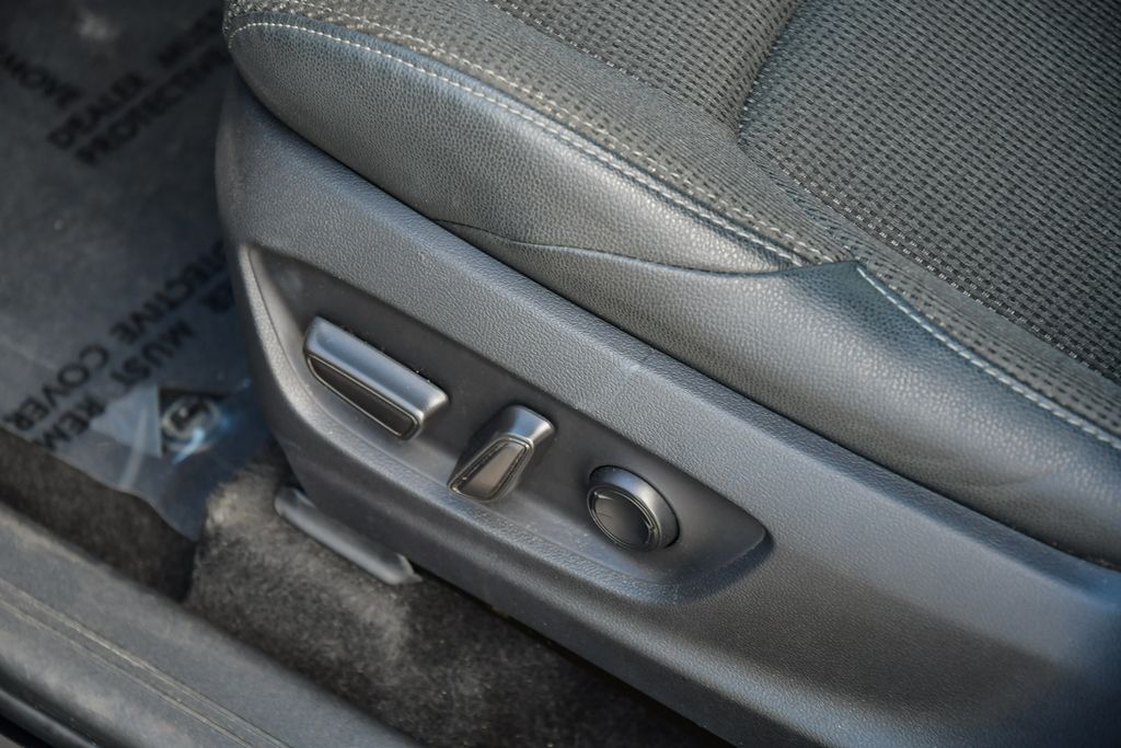 Thumbnail: 2024 Toyota bZ4X - 26