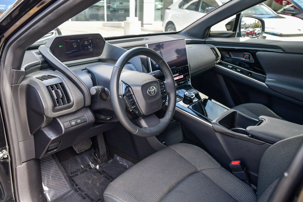 Thumbnail: 2024 Toyota bZ4X - 13