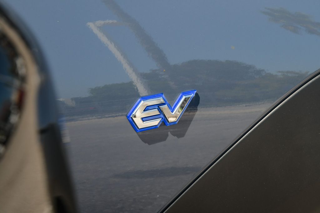 Thumbnail: 2024 Subaru Solterra - 6
