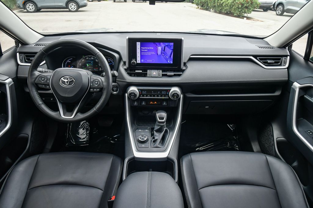 Thumbnail: 2024 Toyota RAV4 - 9