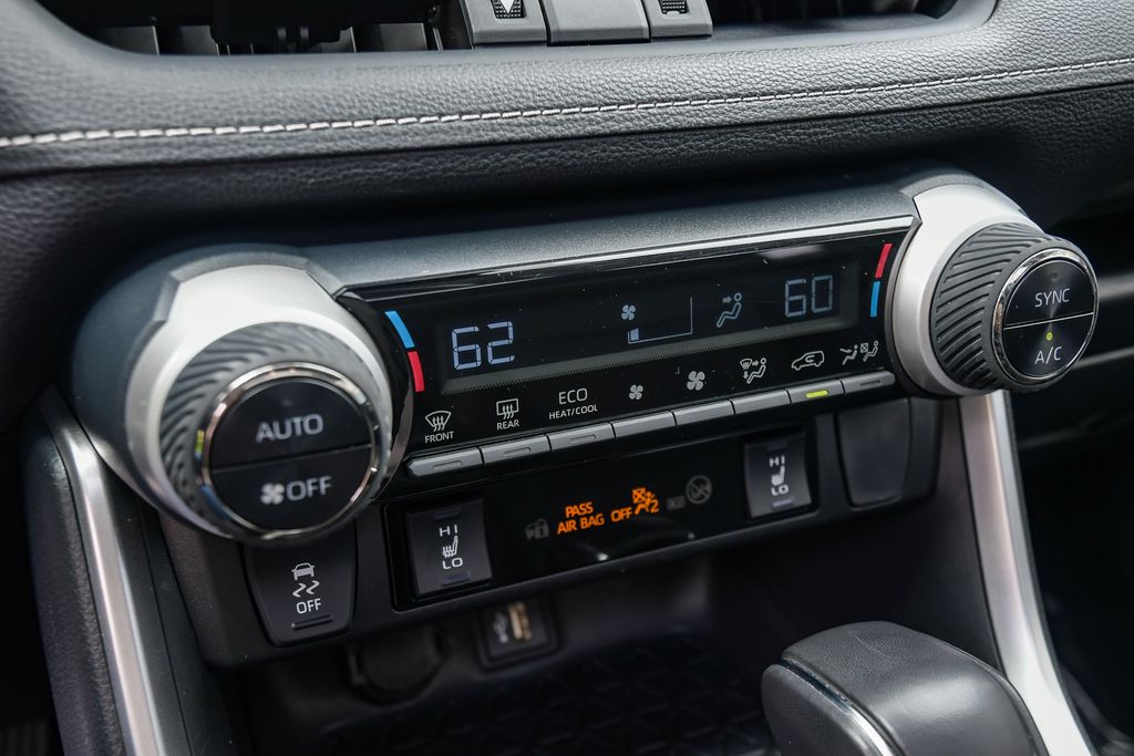 Thumbnail: 2024 Toyota RAV4 - 25