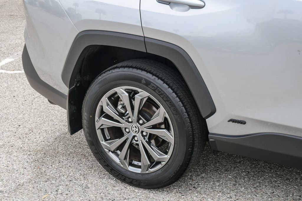 Thumbnail: 2024 Toyota RAV4 - 7