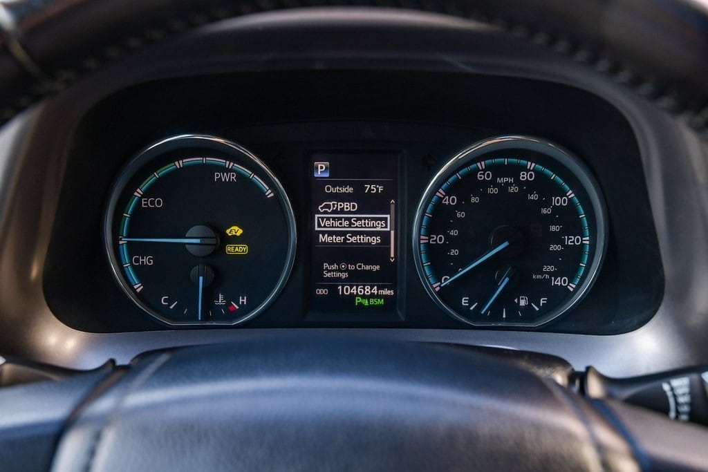 Thumbnail: 2017 Toyota RAV4 - 15