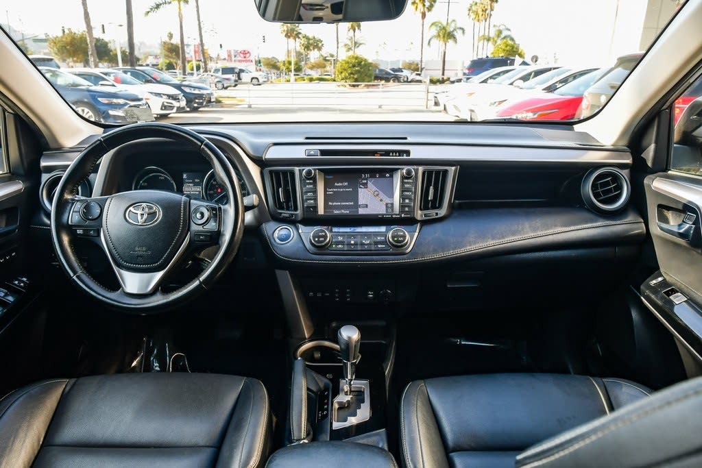 Thumbnail: 2017 Toyota RAV4 - 9