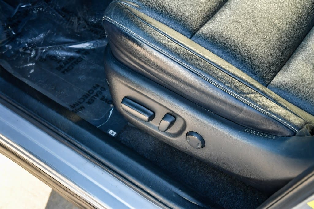 Thumbnail: 2017 Toyota RAV4 - 26