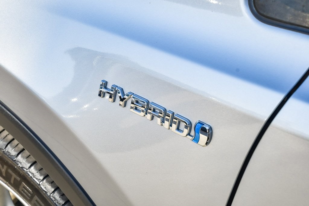 Thumbnail: 2017 Toyota RAV4 - 23