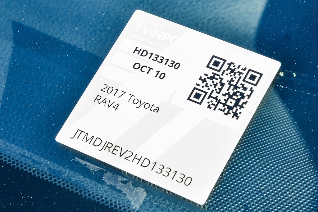 Thumbnail: 2017 Toyota RAV4 - 17