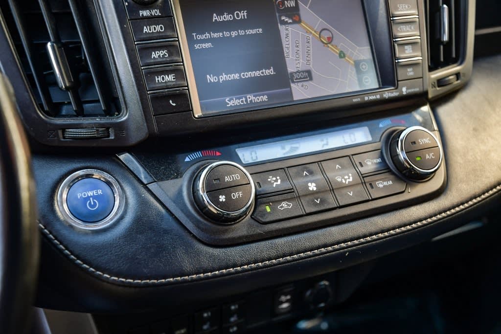 Thumbnail: 2017 Toyota RAV4 - 27