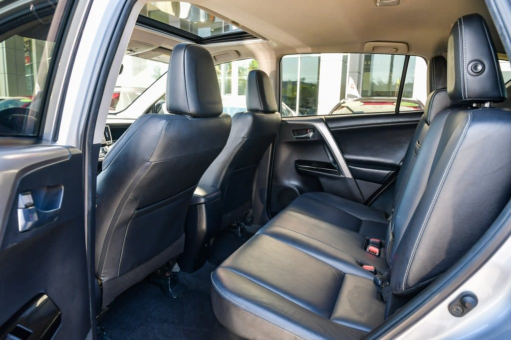 Thumbnail: 2017 Toyota RAV4 - 12