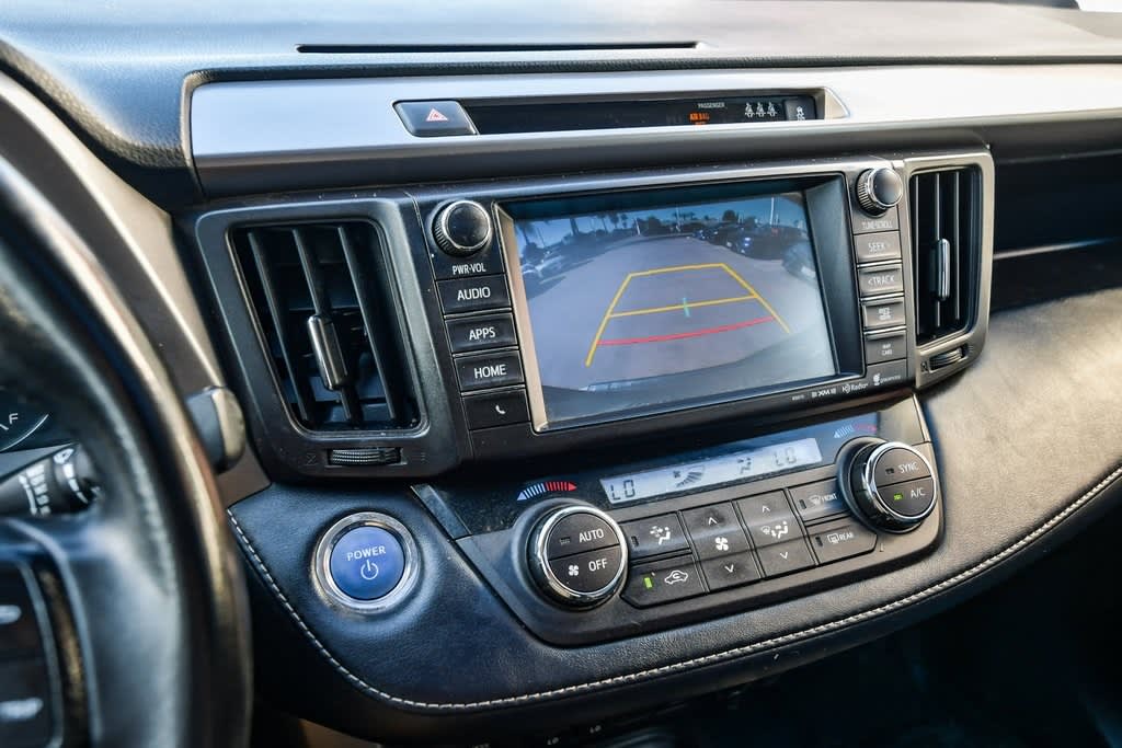 Thumbnail: 2017 Toyota RAV4 - 28