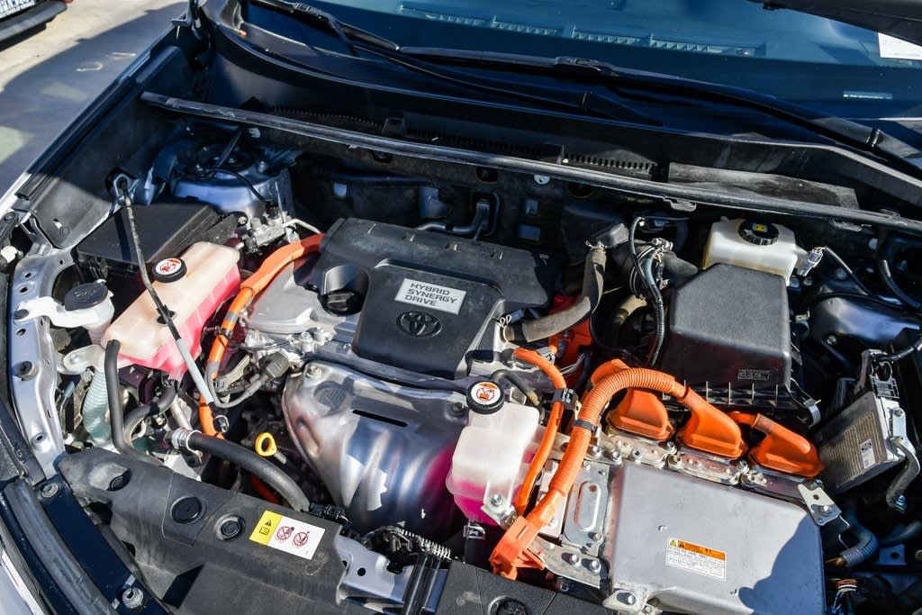 Thumbnail: 2017 Toyota RAV4 - 8