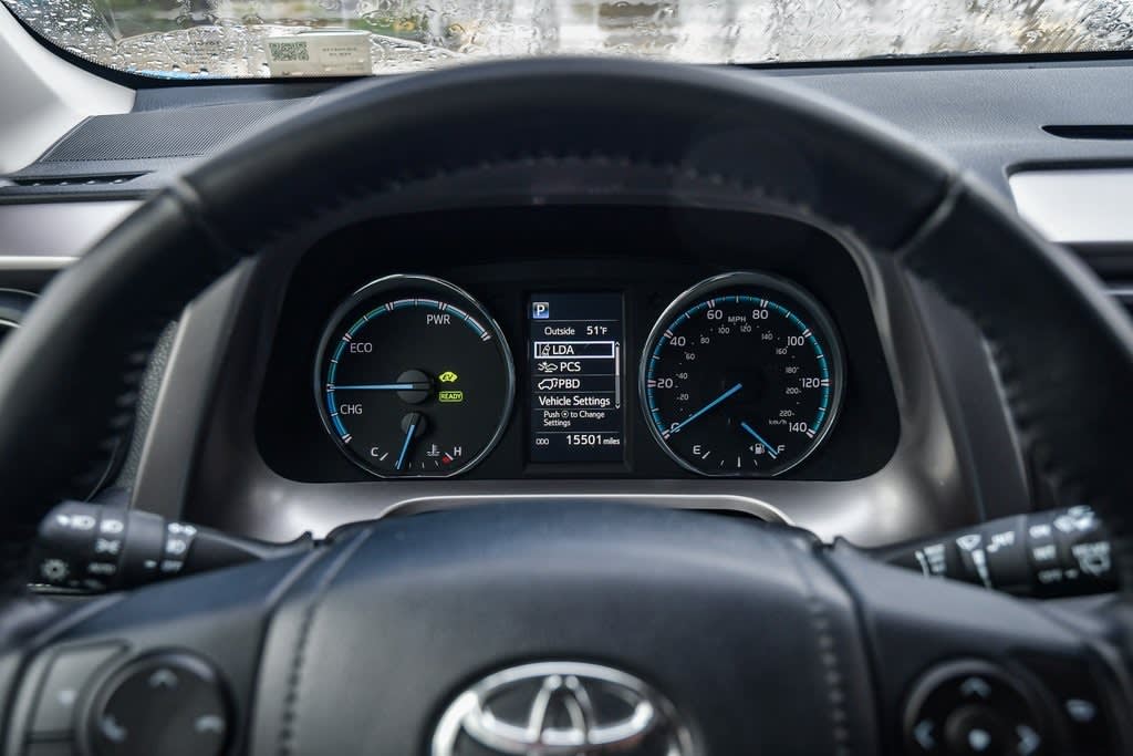 2017 Toyota RAV4 XLE 15