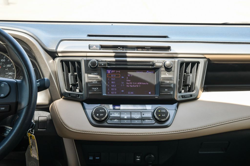 Thumbnail: 2013 Toyota RAV4 - 14