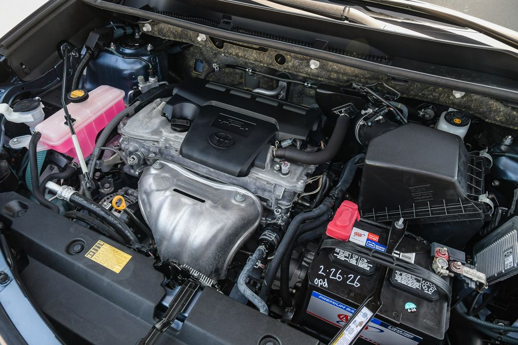Thumbnail: 2013 Toyota RAV4 - 8