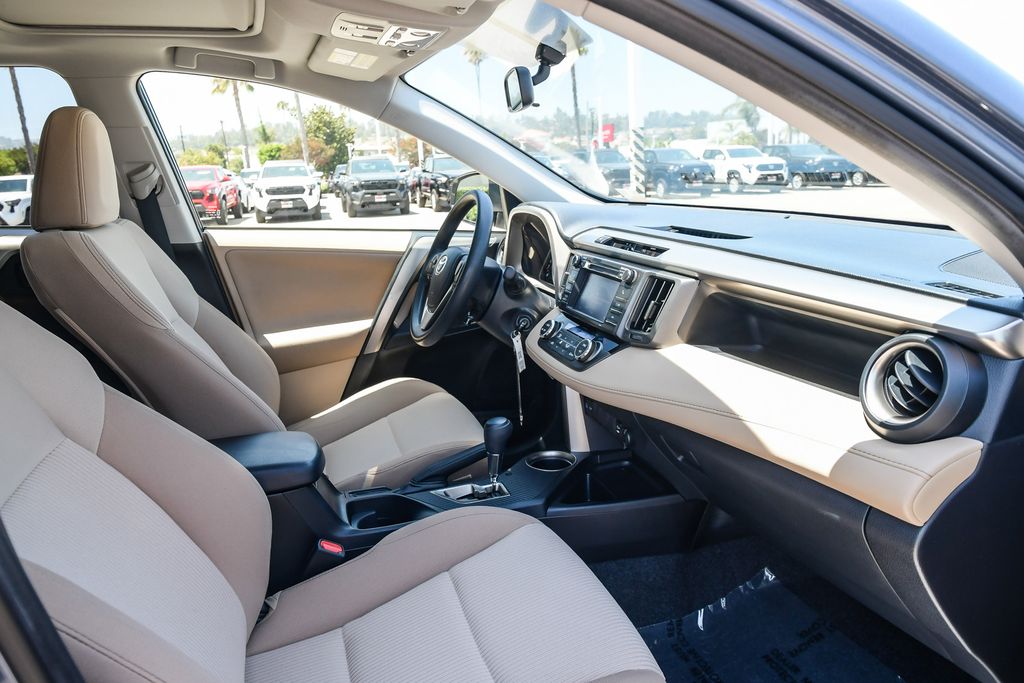 Thumbnail: 2013 Toyota RAV4 - 12