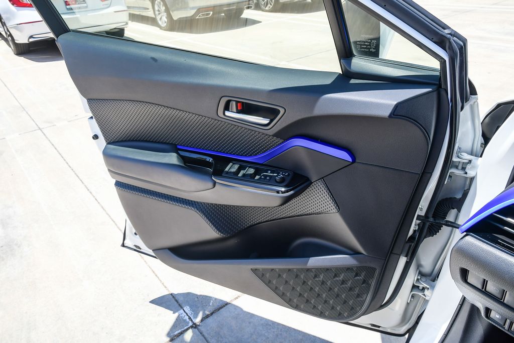 Thumbnail: 2021 Toyota C-HR - 25