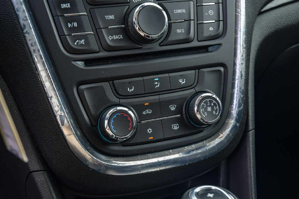 Thumbnail: 2016 Buick Encore - 27