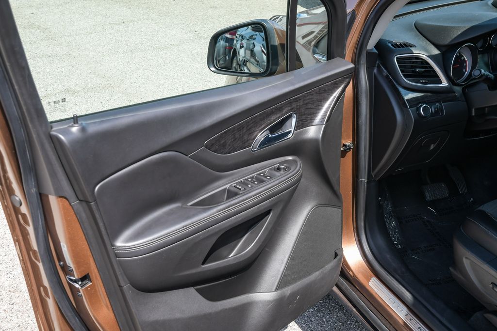 Thumbnail: 2016 Buick Encore - 26