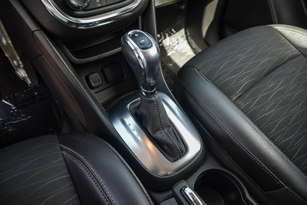 Thumbnail: 2016 Buick Encore - 14