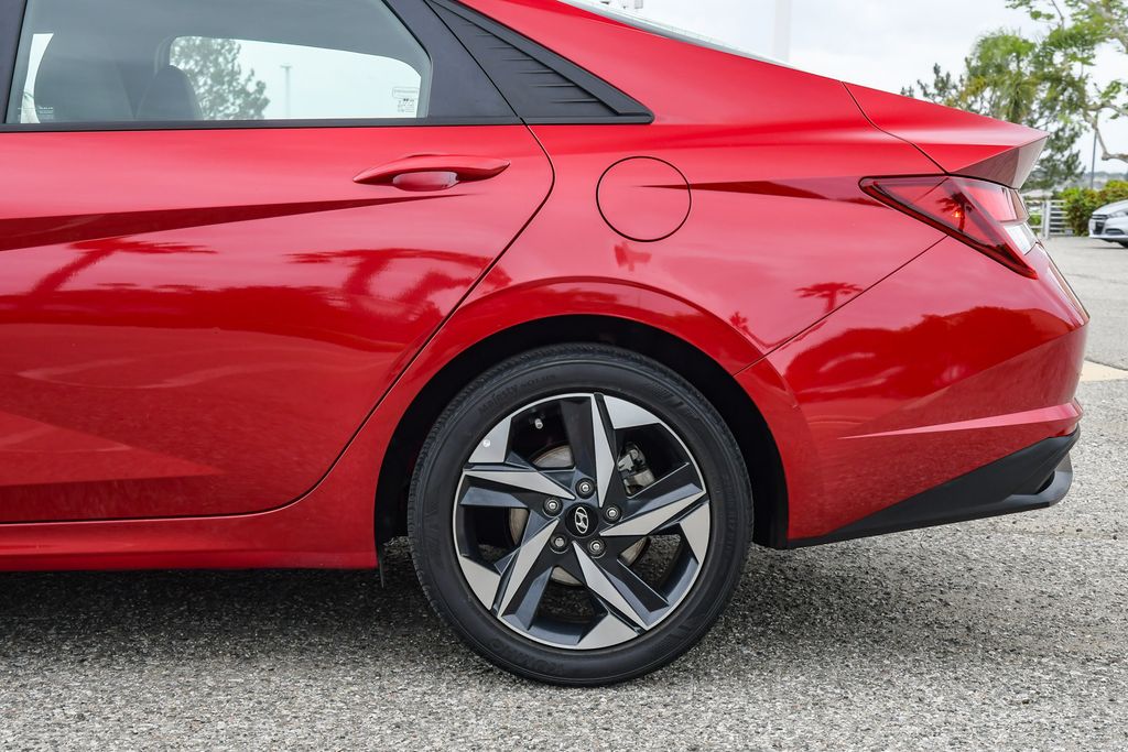 Thumbnail: 2023 Hyundai Elantra - 20