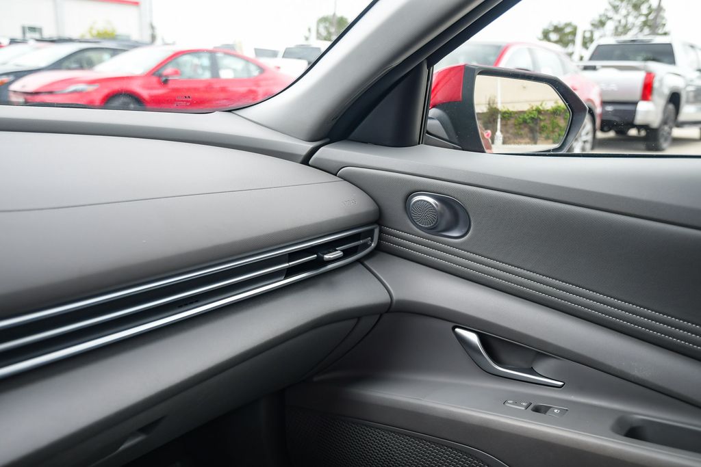 Thumbnail: 2023 Hyundai Elantra - 23